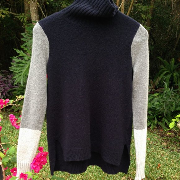 VINCE WOOL CASHMERE TURTLENECK SWEATER NAVY COLORBLOCK  XS - Picture 7 of 7
